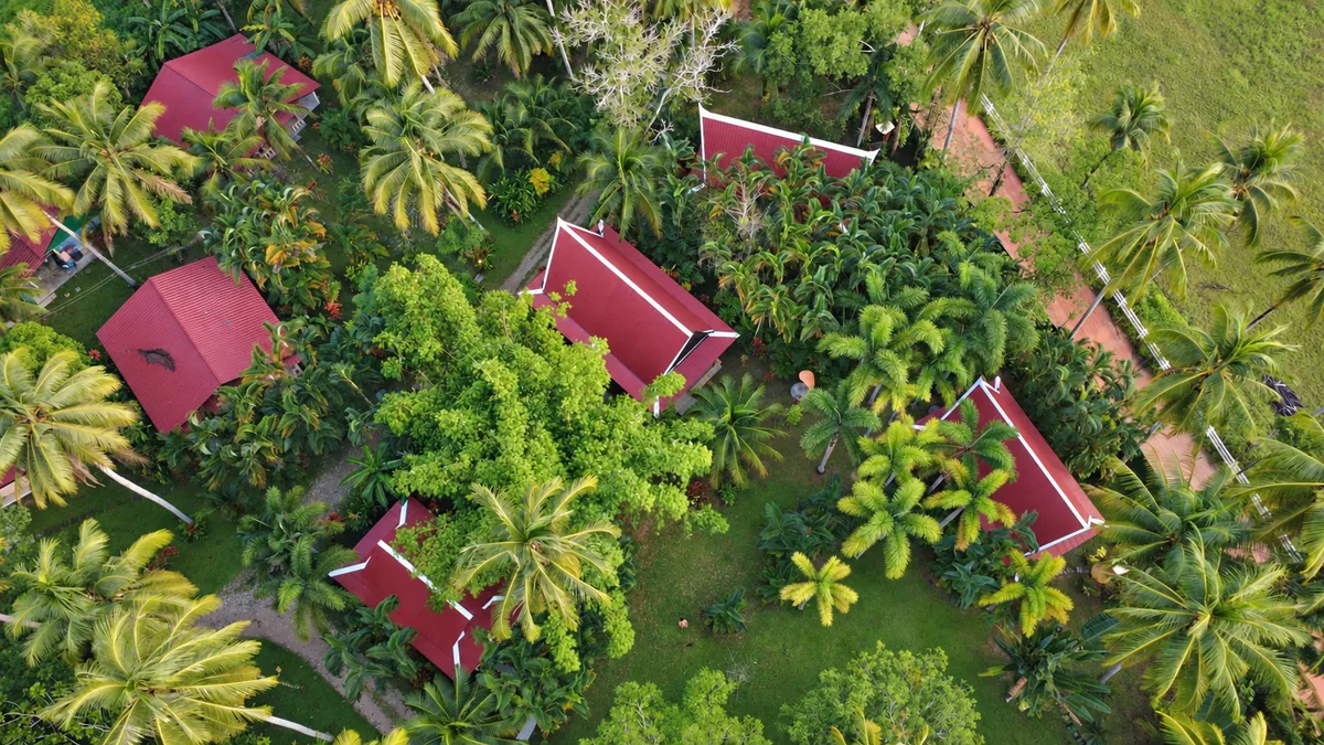 Garten der Lake View Bungalows